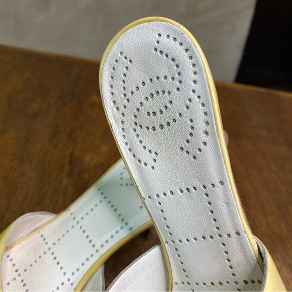 Chanel Clogs Yellow Patent Leather Mules Vintage Slip On Heels Italy 5 - Picture 12 of 12